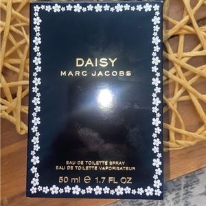 Daisy perfume